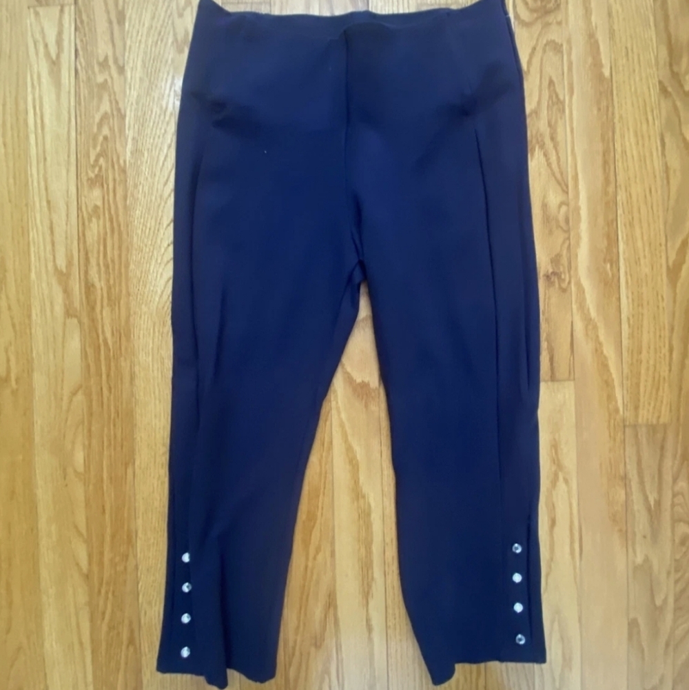 Nygard Women's Cropped Pants in Navy